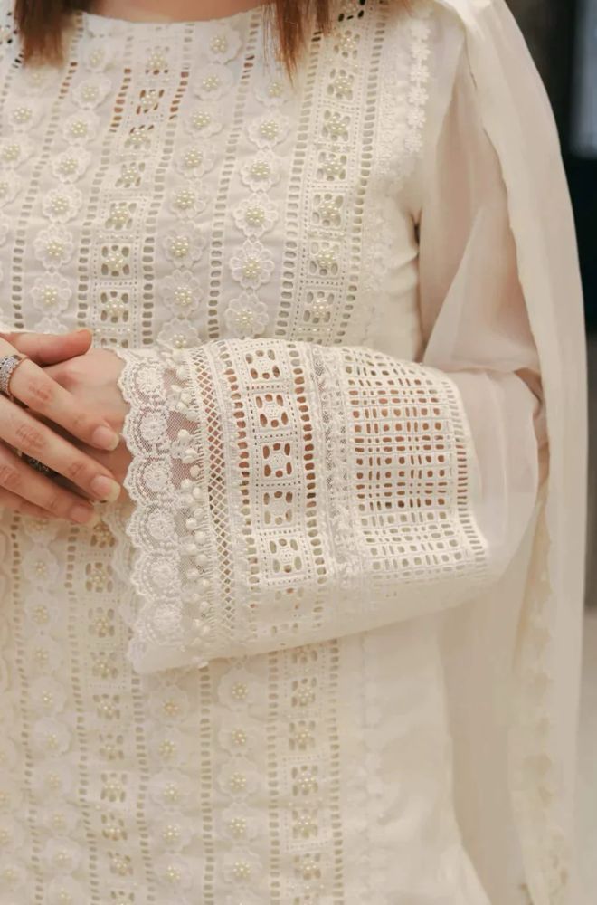 ZARA SHAHJAHAN CHIKANKARI